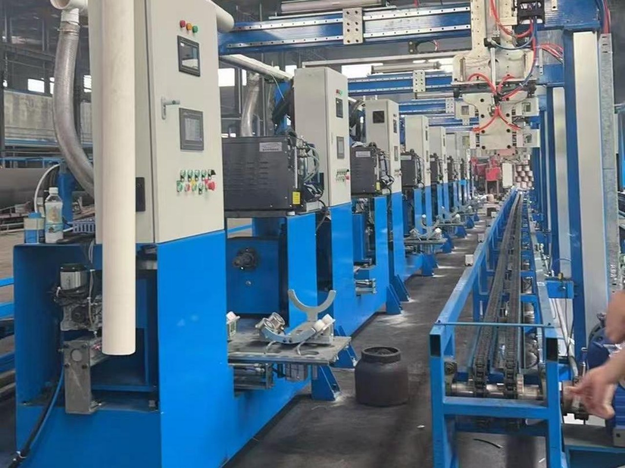 THLPG's automatic lpg gas cylinder circumferential welding line in production